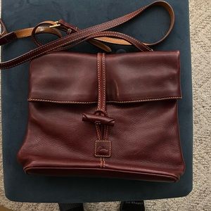 Beautiful Dooney and Bourke crossbody
